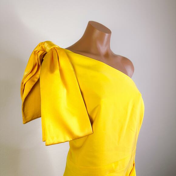 Lavish Alice Lillian Bow One Shoulder Satin Mini Dress Yellow Plus Size 22 NWT - Picture 3 of 10